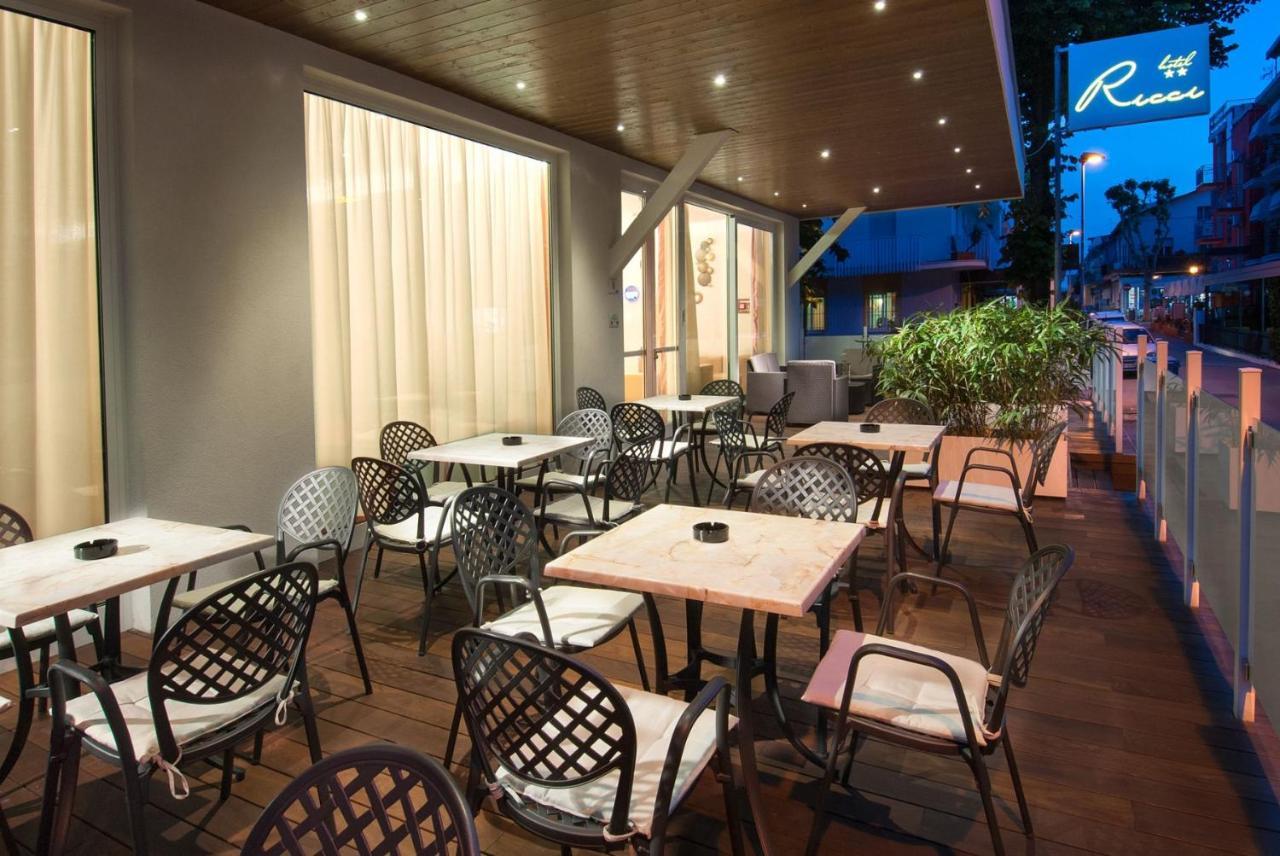 Hotel Ricci リミニ エクステリア 写真