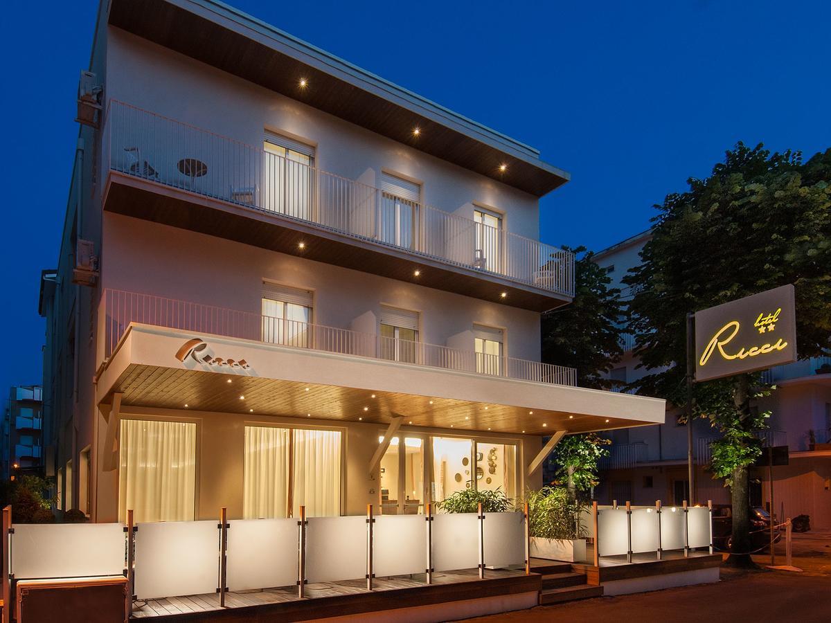 Hotel Ricci リミニ エクステリア 写真